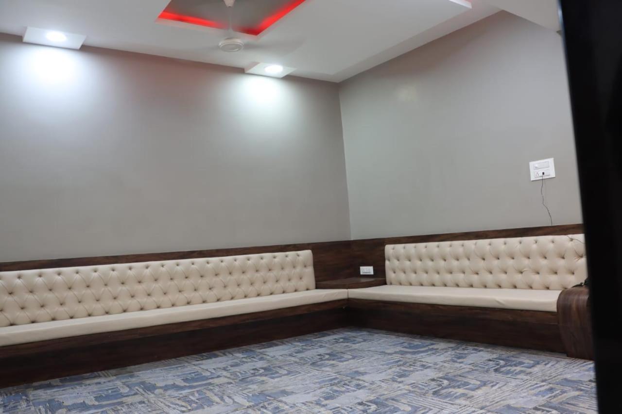 Pawan Executive Tuljapur المظهر الخارجي الصورة