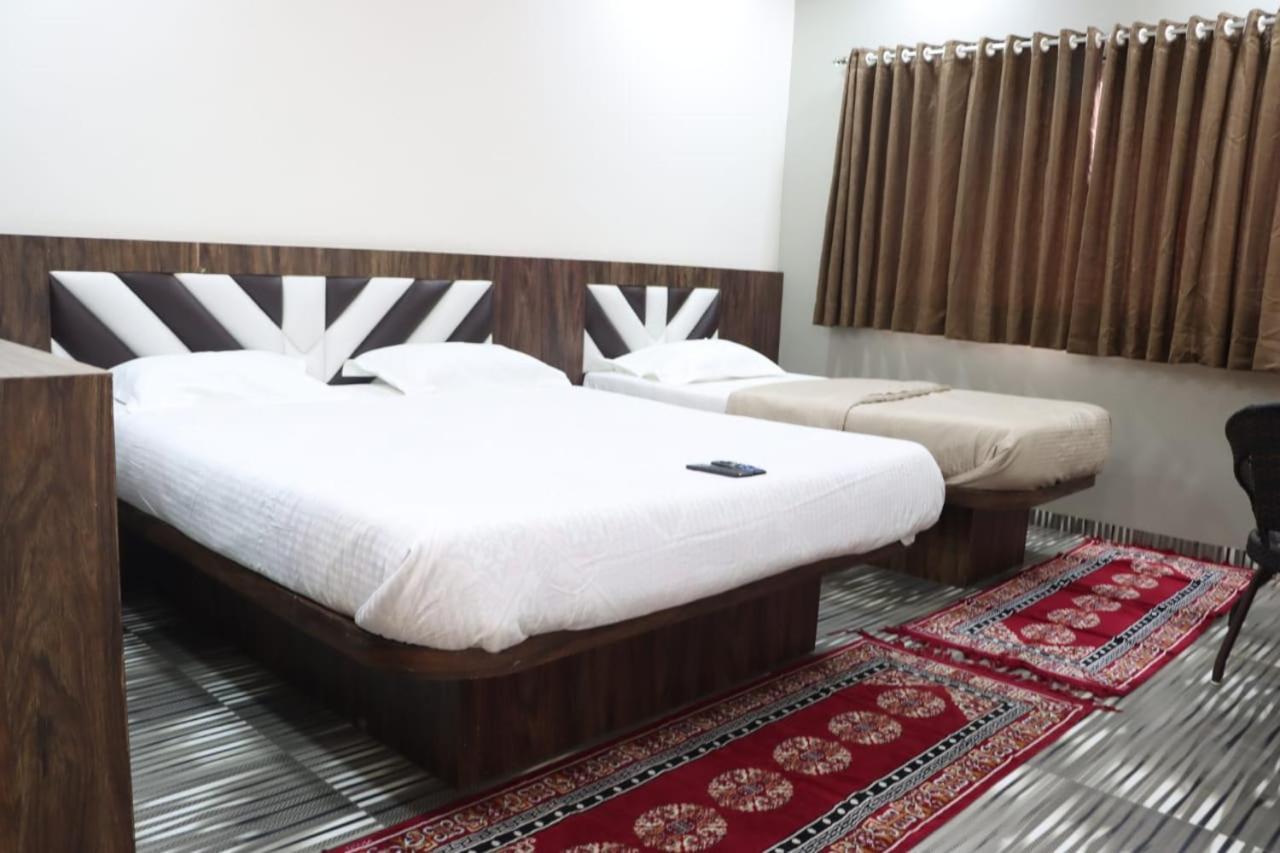 Pawan Executive Tuljapur المظهر الخارجي الصورة