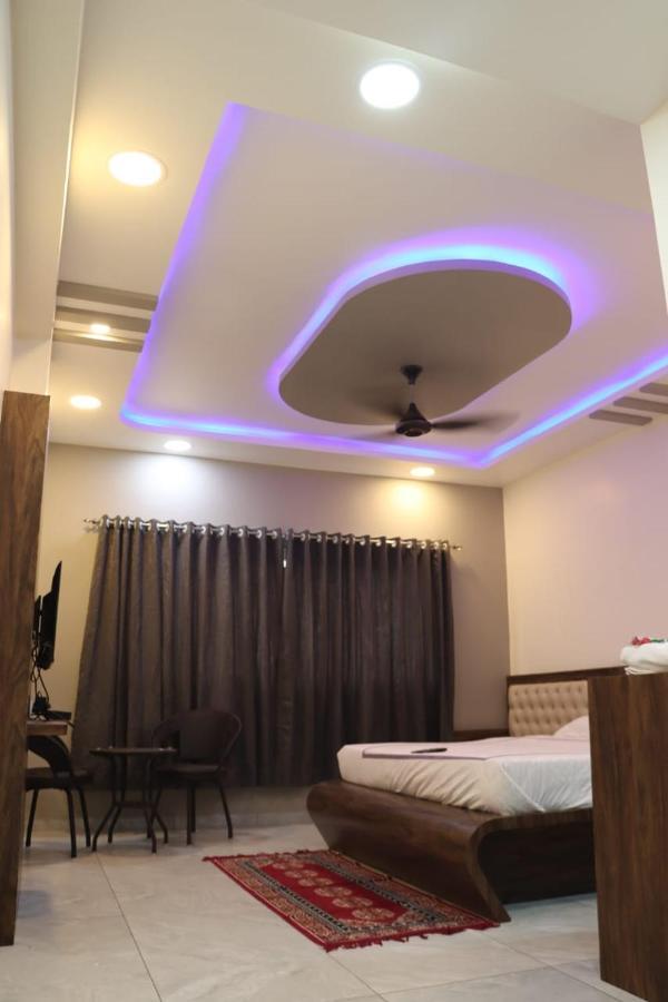Pawan Executive Tuljapur المظهر الخارجي الصورة