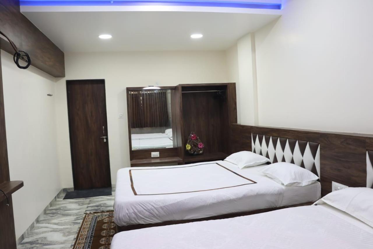 Pawan Executive Tuljapur المظهر الخارجي الصورة