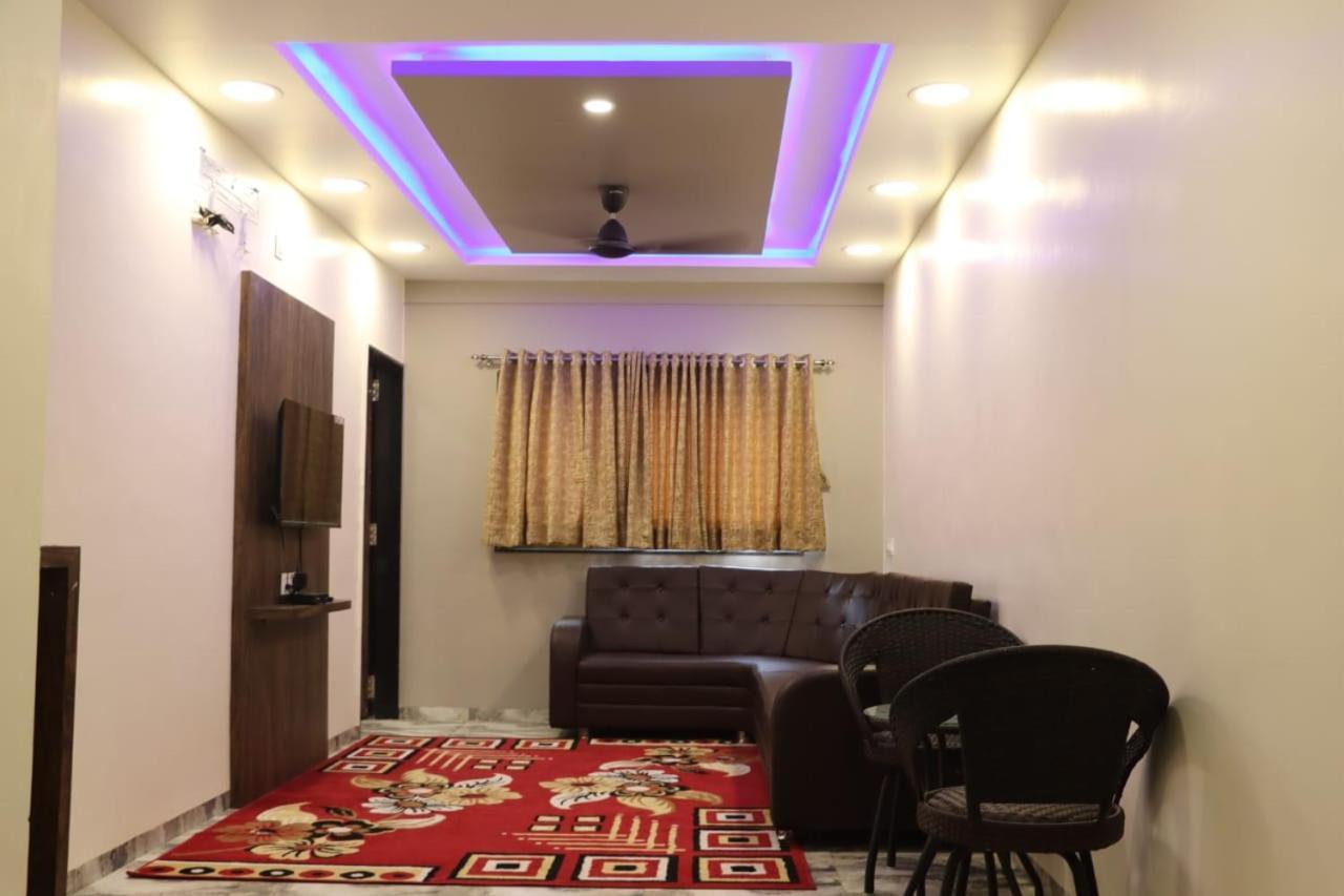 Pawan Executive Tuljapur المظهر الخارجي الصورة