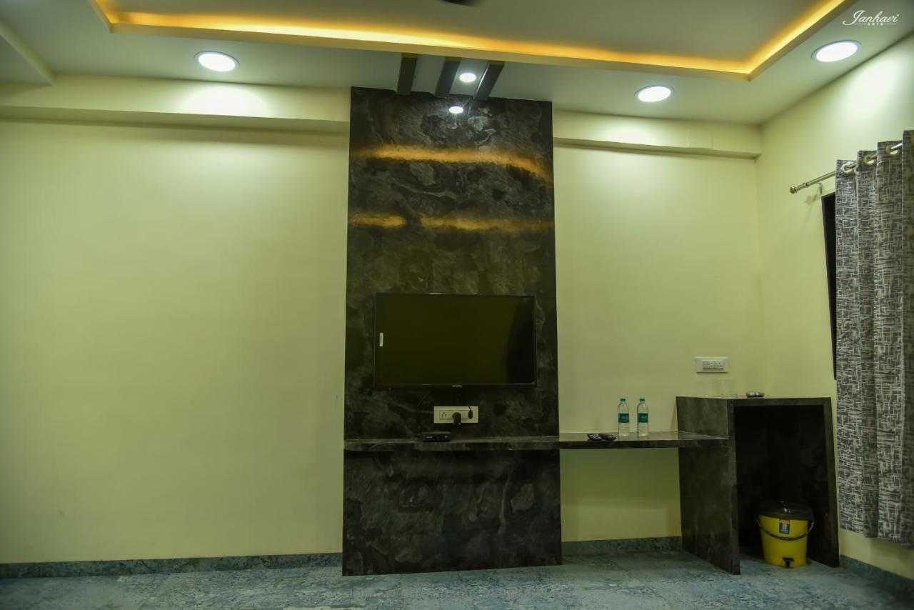 Pawan Executive Tuljapur المظهر الخارجي الصورة