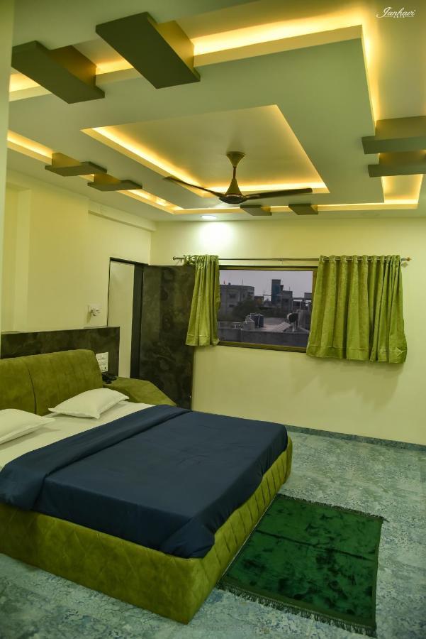 Pawan Executive Tuljapur المظهر الخارجي الصورة
