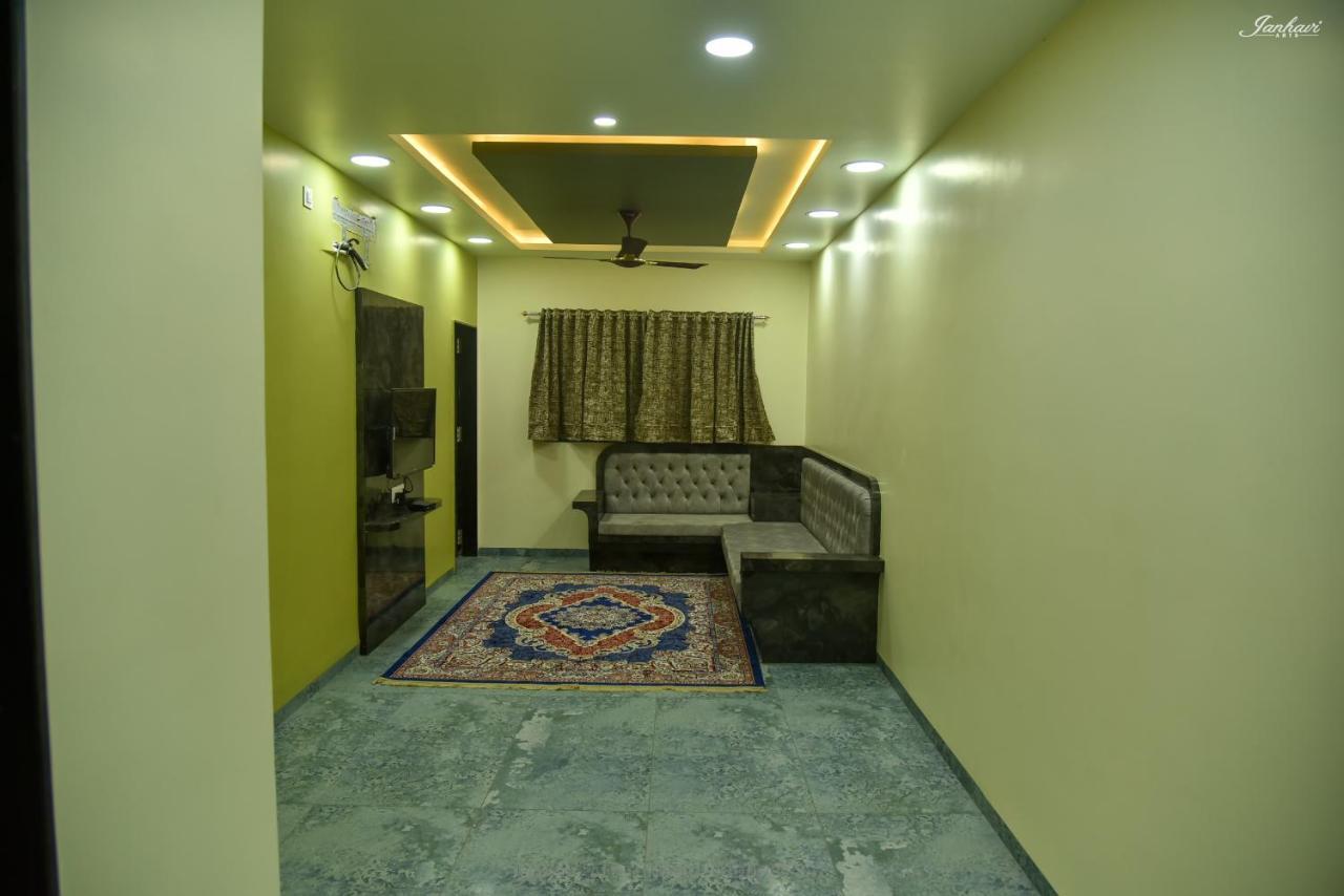 Pawan Executive Tuljapur المظهر الخارجي الصورة