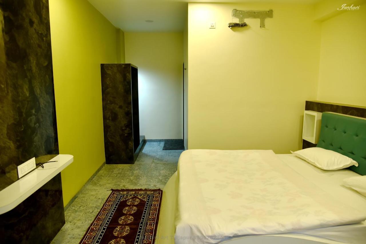 Pawan Executive Tuljapur المظهر الخارجي الصورة