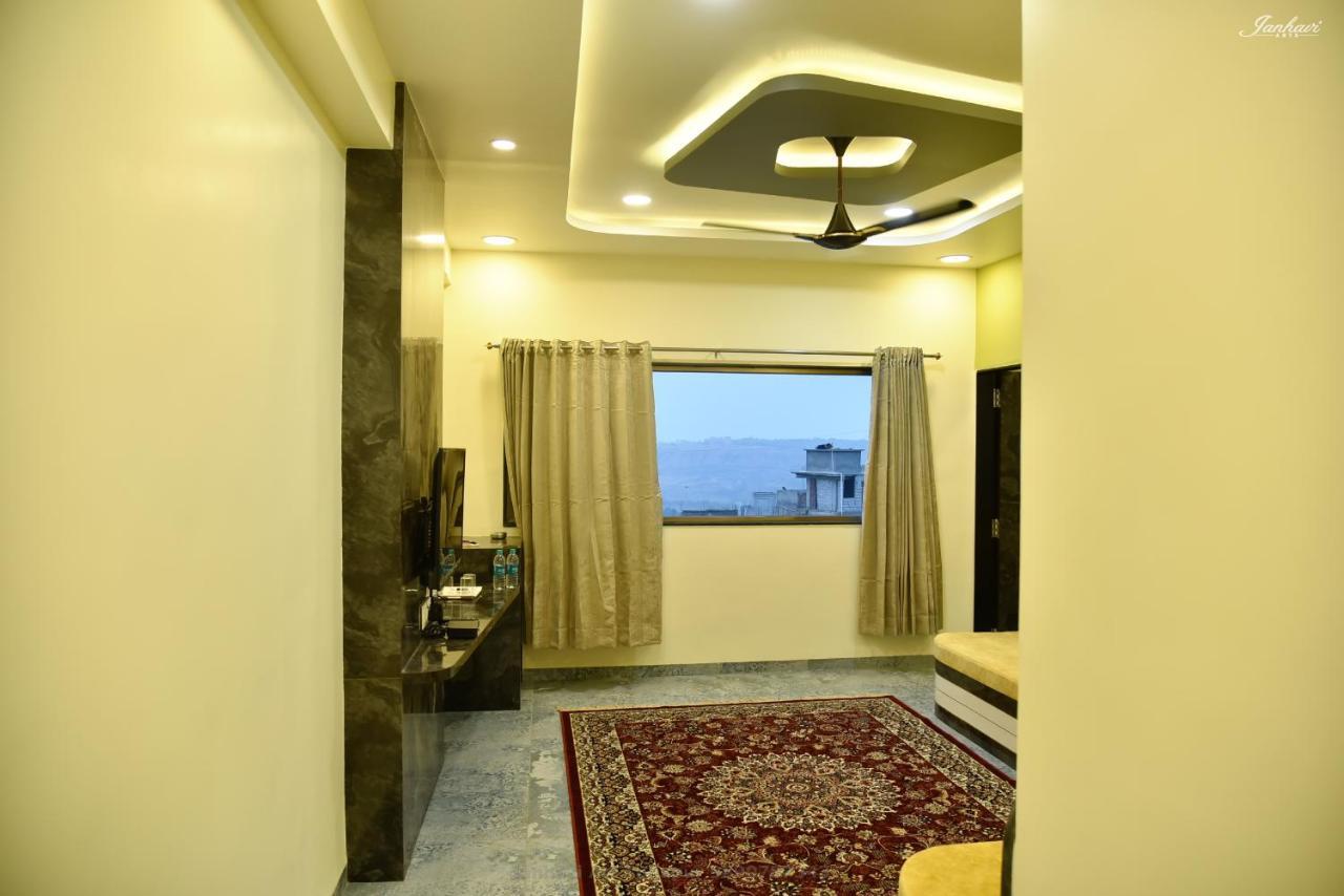 Pawan Executive Tuljapur المظهر الخارجي الصورة